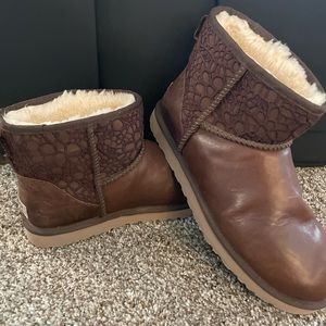 Short Leather Lace Ugg